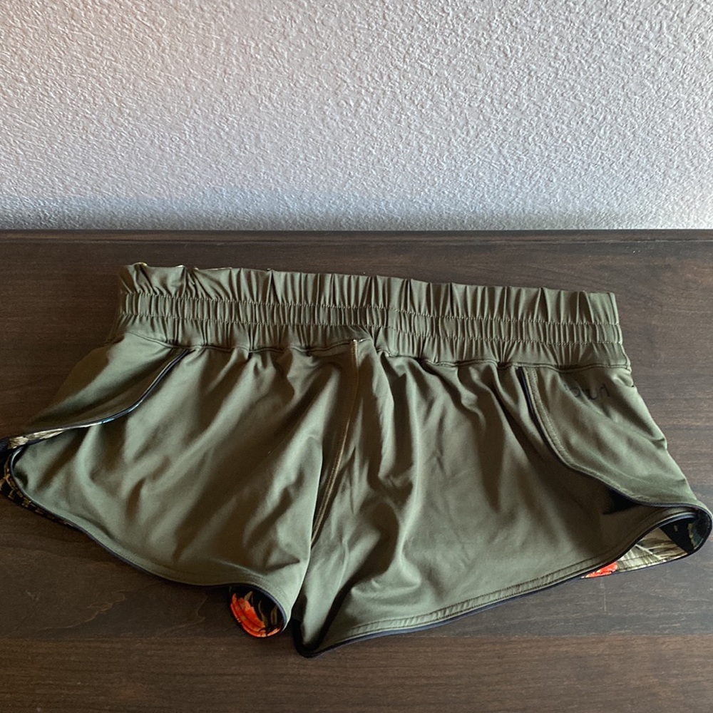 Reversible 🌺 Rip Curl 🌺 Shorts - Picture 8 of 10